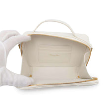 将图像加载到图库查看器中，Dior Box Bag Caro WhiteS5140UNGX_M900 Calf Leather
