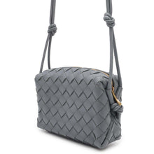 将图像加载到图库查看器中，Bottega Veneta INTRECCIATO Loop Shoulder Bag Gray680254 Leather
