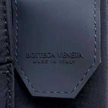 将图像加载到图库查看器中，Bottega Veneta Padded Cassette Cross Body Bag Black679763 Nylon
