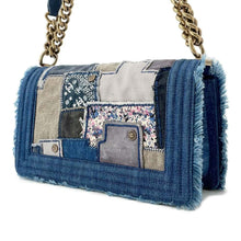 将图像加载到图库查看器中，CHANEL Boy Chanel Patchwork ChainShoulder Bag Blue Denim
