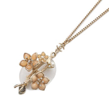 将图像加载到图库查看器中，CHANEL Camellia Flower Gripoa CC Logo Necklace Champagne Gold/Beige Gold Plated
