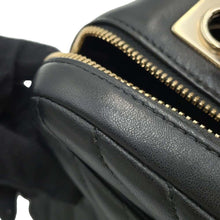 将图像加载到图库查看器中，CHANEL Chevron Bowling Bag Black Lambskin
