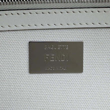 将图像加载到图库查看器中，FENDI Mamma baguette White/Black8BR600 Canvas
