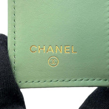 将图像加载到图库查看器中，CHANEL Small flap wallet GreenAP3182 Caviar Leather
