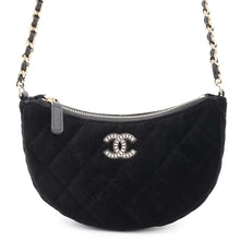 将图像加载到图库查看器中，CHANEL Matelasse Hobo Year Gift Black Velour Rhinestone
