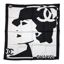 将图像加载到图库查看器中，CHANEL Years Gift Mademoiselle CC Logo Large Scarf Black/White Silk100%
