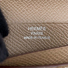 Load image into Gallery viewer, HERMES Bean compact Etoupe Epsom
