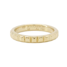 Load image into Gallery viewer, Boucheron Quatre Clou de Paris Ring Medium Size 48/#8 MediumJAL00008 18K Yellow Gold
