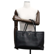 将图像加载到图库查看器中，CHANEL CC Logo Executive Tote BlackA15206 Leather
