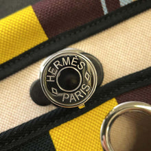 将图像加载到图库查看器中，HERMES Herbag Zip Le Tourne Rayures Black/Ecru/Multicolor Toile H Vache Hunter Leather Lacquer Size PM
