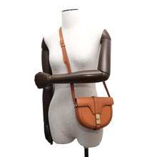 Load image into Gallery viewer, CELINE 16 Seze Busas Shoulder Bag Tan188013BO2 Leather Size Small
