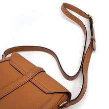 Load image into Gallery viewer, CELINE 16 Seze Busas Shoulder Bag Tan188013BO2 Leather Size Small
