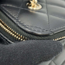 将图像加载到图库查看器中，CHANEL Matelasse Chain vanity bag BlackAP1341 Lambskin
