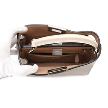 将图像加载到图库查看器中，FENDI Peekaboo Iconic Essential Beige8BN302 Leather
