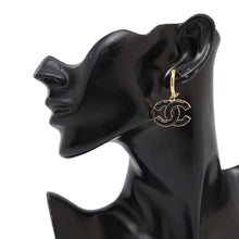 将图像加载到图库查看器中，CHANEL CC Logo Earrings Black/Gold Metal
