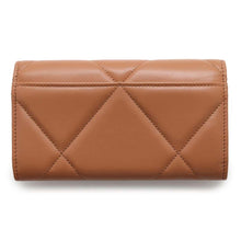 将图像加载到图库查看器中，CHANEL CHANEL19 flap wallet BrownAP0953 Lambskin
