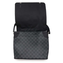 Load image into Gallery viewer, LOUIS VUITTON District NM NoirN41029 Damier Graphite Size MM
