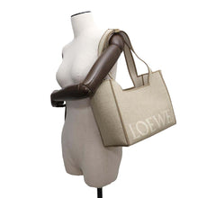 将图像加载到图库查看器中，LOEWE font tote EcruALF1B61X11 Canvas Size Medium
