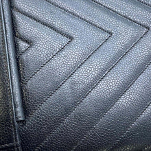 Load image into Gallery viewer, CHANEL Chevron 2way vanity Black Caviar Leather
