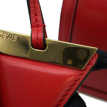 将图像加载到图库查看器中，LOEWE Barcelona Shoulder Bag Red Leather
