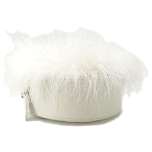 将图像加载到图库查看器中，CHANEL Round Chain Shoulder Bag White Fur Lambskin
