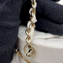 将图像加载到图库查看器中，CHANEL Round Chain Shoulder Bag White Fur Lambskin
