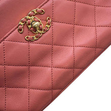 将图像加载到图库查看器中，CHANEL Matelasse Camera Shoulder Bag Pink Lambskin
