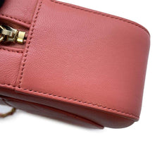 将图像加载到图库查看器中，CHANEL Matelasse Camera Shoulder Bag Pink Lambskin
