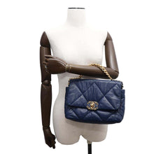 将图像加载到图库查看器中，CHANEL CHANEL19 Flap ChainShoulder Bag BlueAS1160 Lambskin
