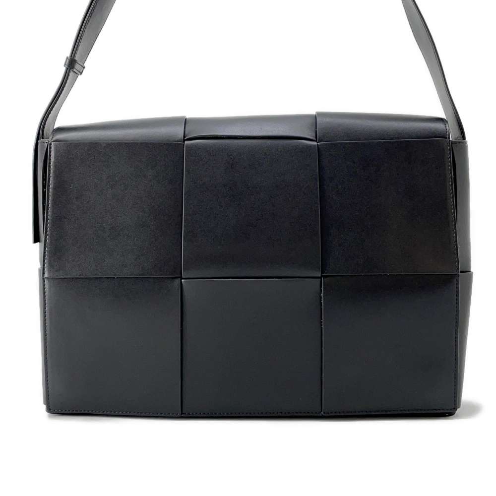 Bottega Veneta Maxi INTRECCIATO Cassette Messenger Bag Black Leather