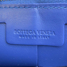 将图像加载到图库查看器中，Bottega Veneta INTRECCIATO Cassette Shoulder Bag Blue Leather
