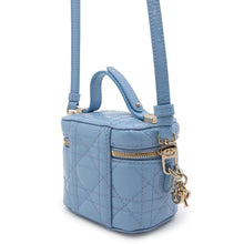 将图像加载到图库查看器中，Dior Micro Vanity Bag Light BlueS0935OWCB Enamel
