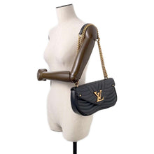 Load image into Gallery viewer, LOUIS VUITTON New Wave ChainBag NoirM51498 Calf Leather Size MM
