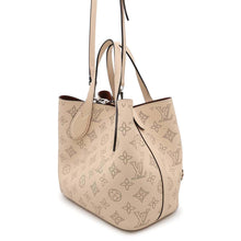 Load image into Gallery viewer, LOUIS VUITTON Blossom claimM21909 Monogram Mahina Size PM
