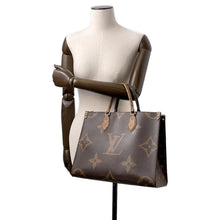 将图像加载到图库查看器中，LOUIS VUITTON Onthego RedM45321 Monogram Monogram Reverse Canvas Monogram Giant Size MM
