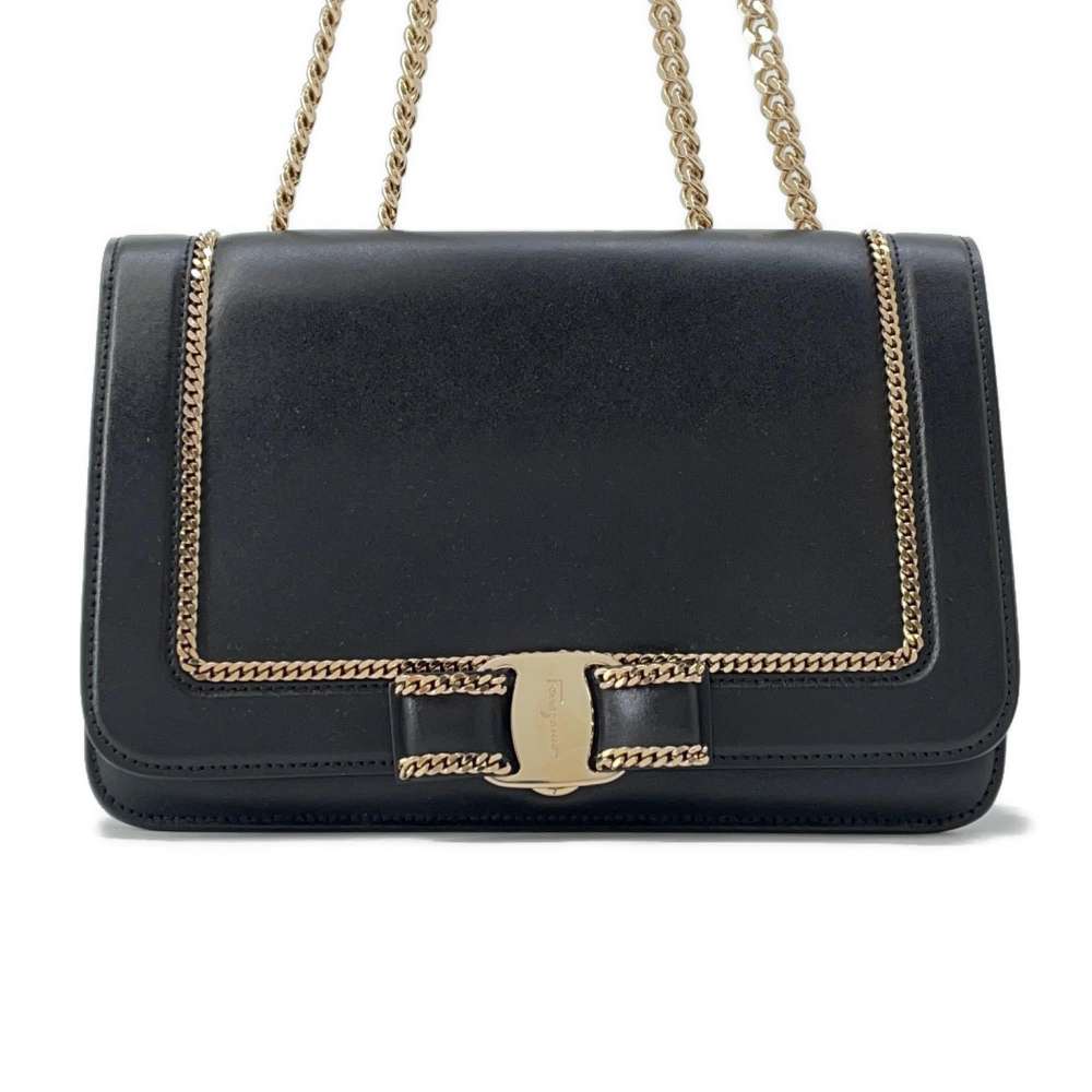 Ferragamo Vala ChainShoulder BlackAU21/H775 Leather