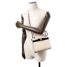 Load image into Gallery viewer, Ferragamo Vara Bow Ribbon 2wayHandbag Ivory/Black21 I282 Leather Size Small
