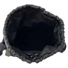 将图像加载到图库查看器中，Bottega Veneta Drawstring Bucket Shoulder Black Leather
