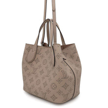 Load image into Gallery viewer, LOUIS VUITTON Blossom GaletM21849 Monogram Mahina Size PM
