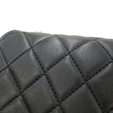 将图像加载到图库查看器中，CHANEL Mini Matelasse ChainShoulder Bag BlackAS2379 Lambskin Size 17
