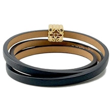 将图像加载到图库查看器中，LOEWE Anagram TwistBangle Size M BlackJ920240X17 Gold Plated Calf Leather
