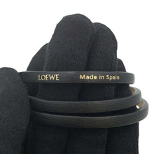 将图像加载到图库查看器中，LOEWE Anagram TwistBangle Size M BlackJ920240X17 Gold Plated Calf Leather
