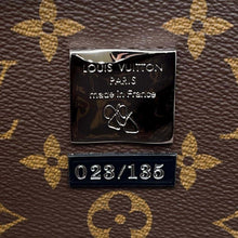 Load image into Gallery viewer, LOUIS VUITTON Twisted Box NoirM11155 Monogram
