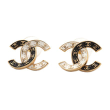 Load image into Gallery viewer, CHANEL CC Logo Bicolor Earrings Black/WhiteABC996 Metal
