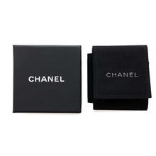 Load image into Gallery viewer, CHANEL CC Logo Bicolor Earrings Black/WhiteABC996 Metal
