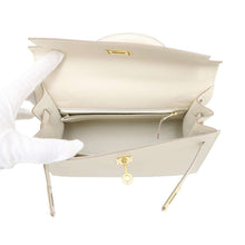 Load image into Gallery viewer, HERMES Kelly Sellier Craie Epsom Size 25
