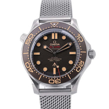 将图像加载到图库查看器中，OMEGA Seamaster Diver300 007 Edition W42mm Ti Brown Dial210.90.42.20.01.001
