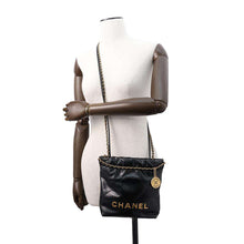 将图像加载到图库查看器中，CHANEL CHANEL22 Shoulder Bag BlackAS3980 Shiny Calf Leather Size Mini
