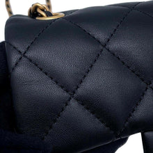 将图像加载到图库查看器中，CHANEL Mini Matelasse Heart Bag CharmChainShoulder BlackAS3456 Lambskin
