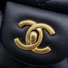 将图像加载到图库查看器中，CHANEL Mini Matelasse Heart Bag CharmChainShoulder BlackAS3456 Lambskin
